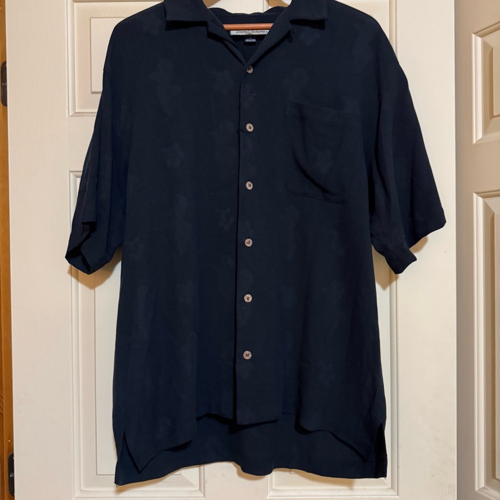 Tommy Bahama Black 100% Silk Casual Button Down Shirt with Embossing